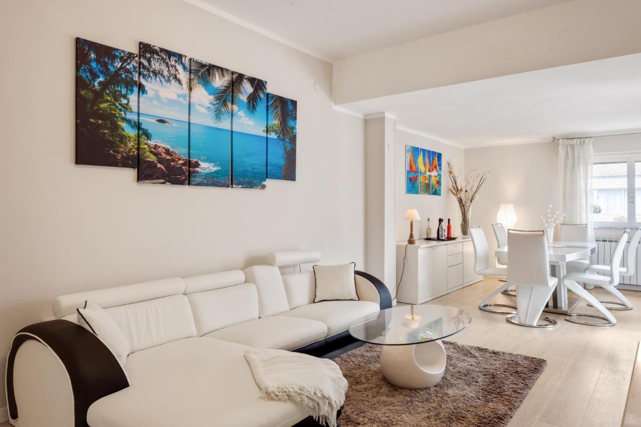 Luni Mare Bright Terrace Flat With Parking Apartment Marinella di Sarzana Bagian luar foto