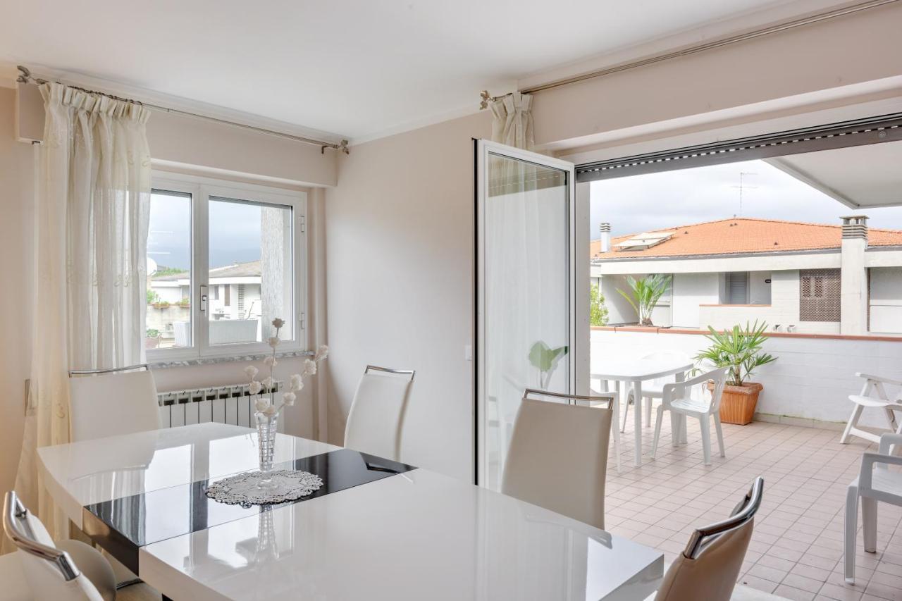 Luni Mare Bright Terrace Flat With Parking Apartment Marinella di Sarzana Bagian luar foto